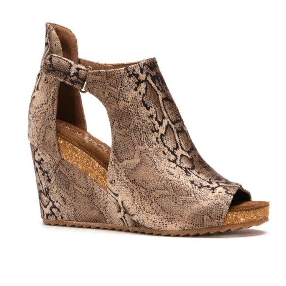 Corkys | Shoes | Snakeskin Corky Wedge | Poshmark